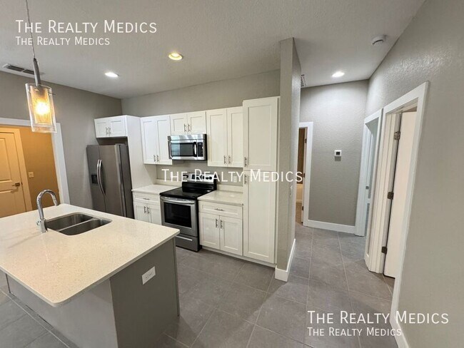 Building Photo - 205 Hibiscus Ln