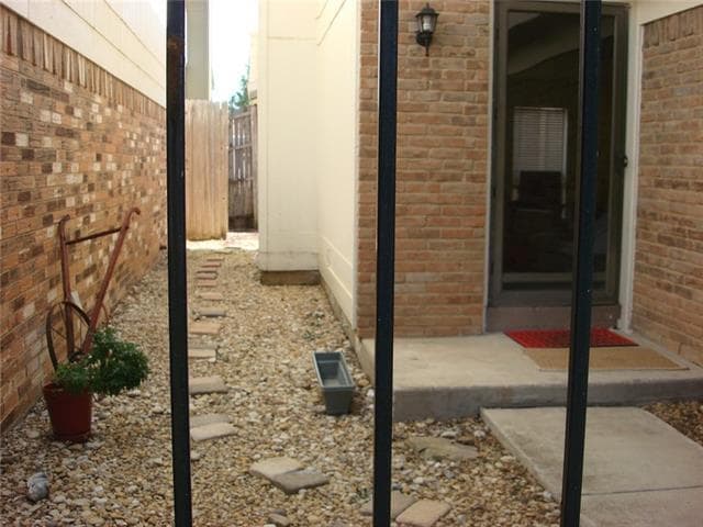 Building Photo - 2904 Southern Cross Dr