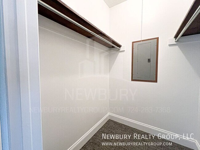 Building Photo - 18 Clearview Meadows