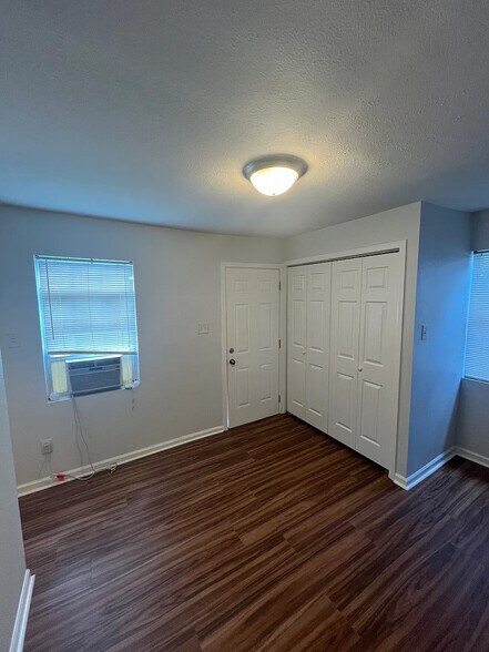 Building Photo - 6230 Waldo Dr