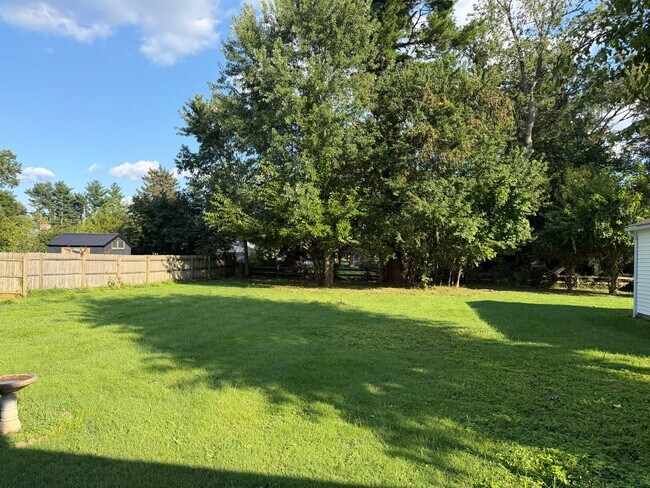 Building Photo - 8508 Perry Rd