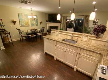 Building Photo - 64 Holly Dr