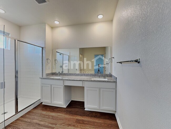 Building Photo - 2716 Geronimo Creek