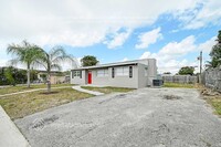Building Photo - 415 Cheyenne Dr