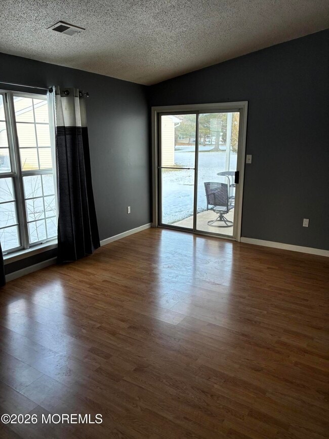 Building Photo - 43 Jaffreyton Close