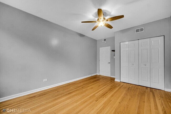 Building Photo - 4006 W Nelson St