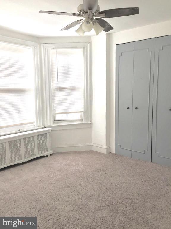 Building Photo - 125 N Ruby St