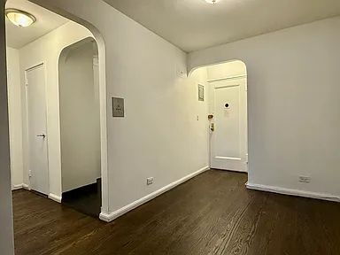 Building Photo - "Charming 1-Bedroom Retreat in the Heart of Forest Hills – Your Perfect Urban Oasis!"