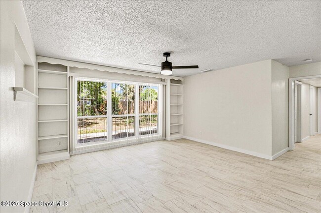 Building Photo - 1104 Azalea Ln
