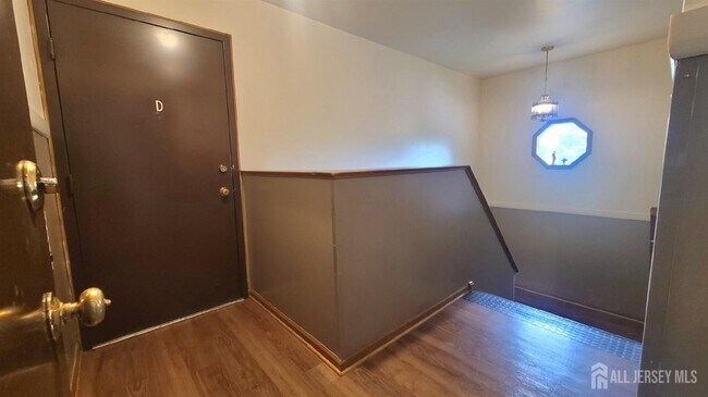 Building Photo - 505 Lincoln Blvd