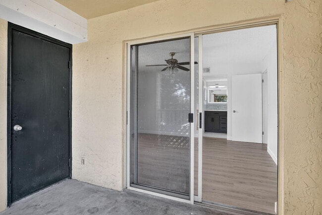 Building Photo - 6323 La Costa Dr