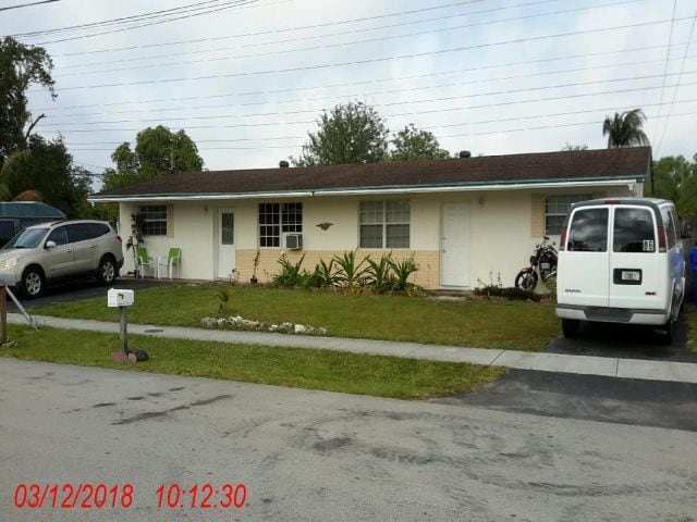 Primary Photo - 1751 SW 70th Way