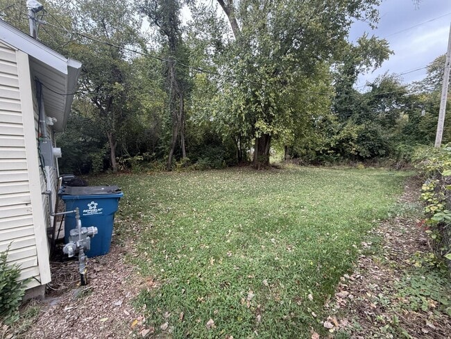 Building Photo - 1021 Mount St