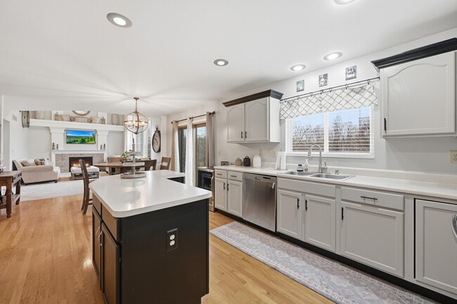 Building Photo - 1815 Mountainview Ct