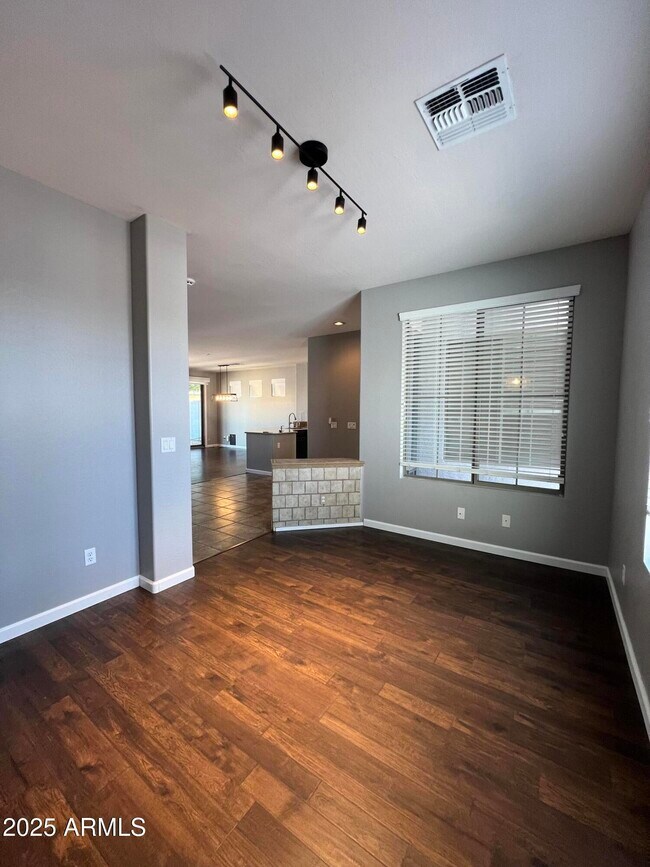 Building Photo - 6729 S Pewter Way