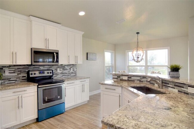 Building Photo - Stunning  3 bedroom 2 bathroom single family home.