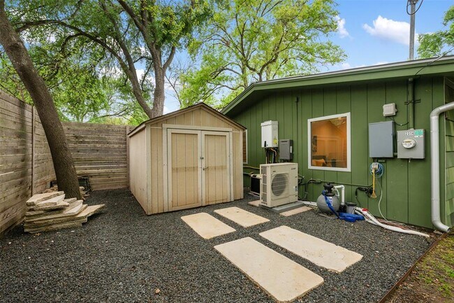 Building Photo - 2314 Westforest Dr