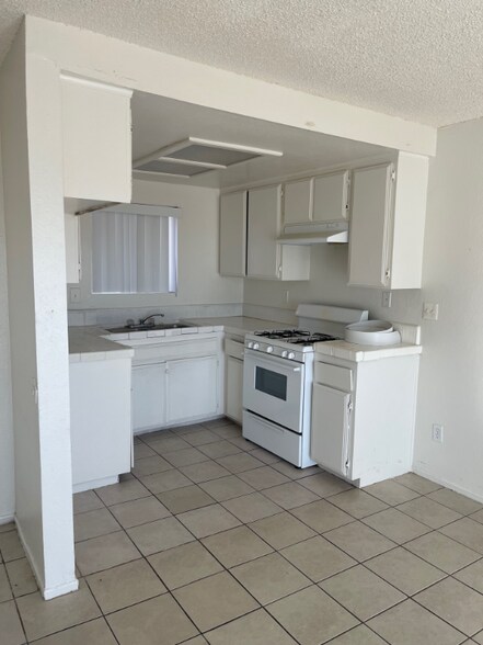 Building Photo - 11200 Vintage Rd