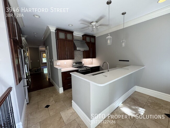 Building Photo - 3946 Hartford St