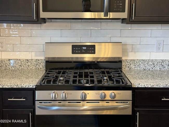 Building Photo - 103 Tenor St