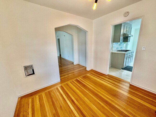 Building Photo - Remodeled 3Bed/2Bath Home in San Leandro –...