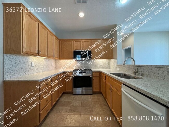 Building Photo - 36372 Leonzio Ln