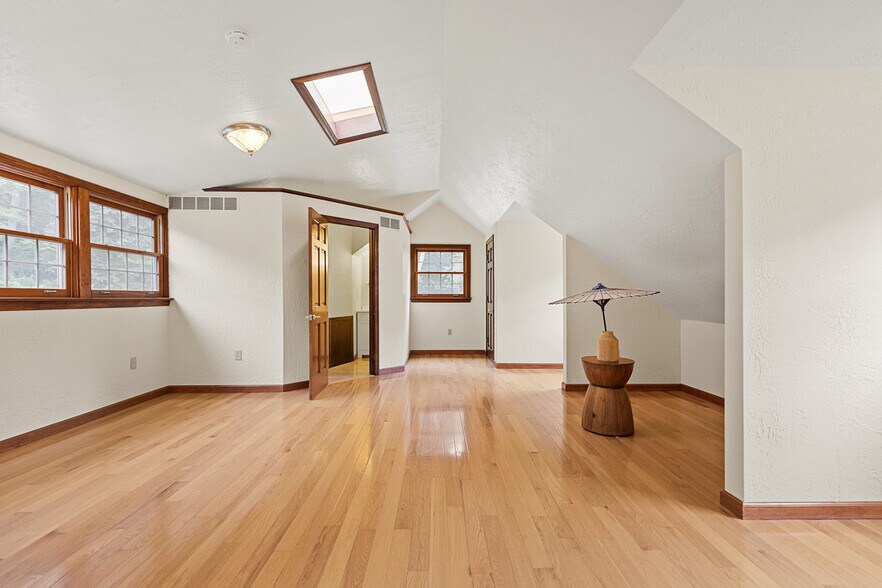 Building Photo - 5150 Mamont Rd