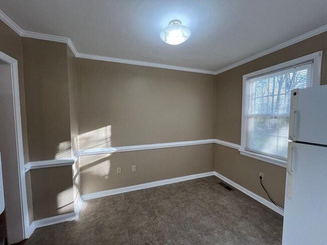 Building Photo - Charming Brick House off Fort Avenue