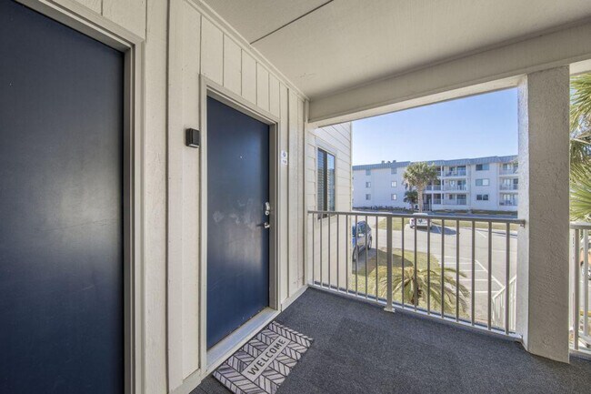 Building Photo - 405 Plantation Rd