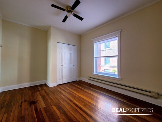 Building Photo - 4423 N Wolcott Ave