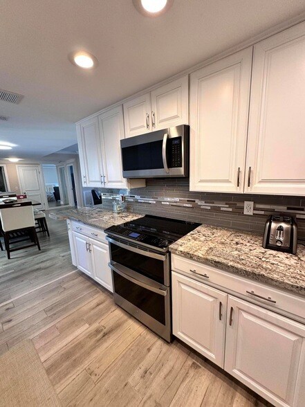 Building Photo - 5400 N Ocean Dr