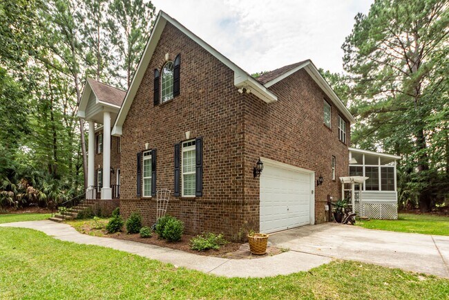 Building Photo - Stunning Executive Home for Rent in Brickfall Estates at Dunes West