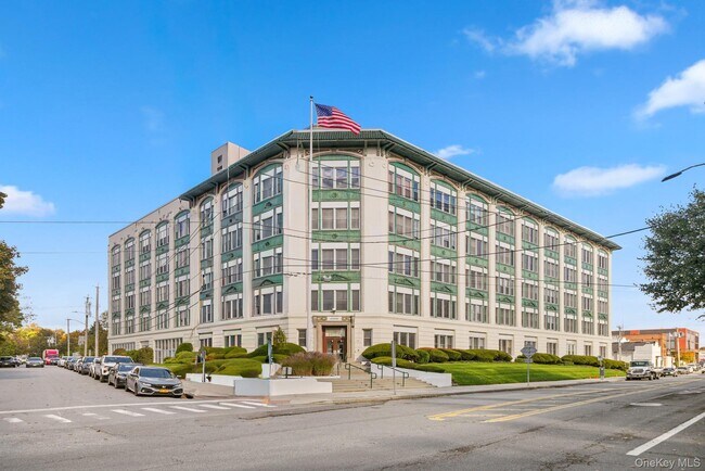 Building Photo - 1 Landmark Sq