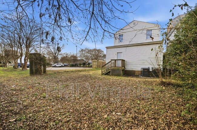 Building Photo - 36 Cedar Ave