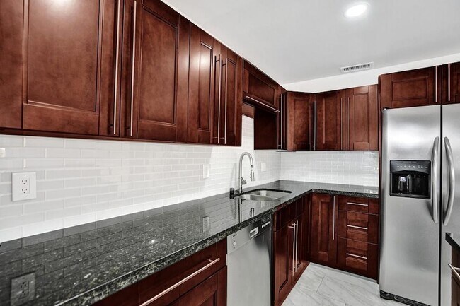 Building Photo - 800 SW 12th Ct