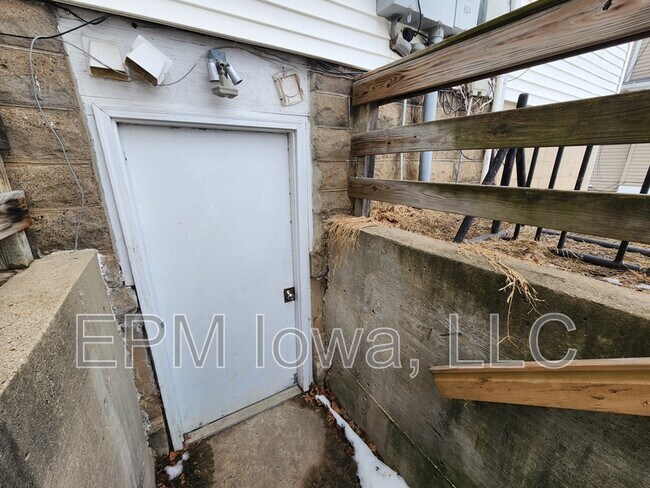 Building Photo - 604 W Seerley Blvd