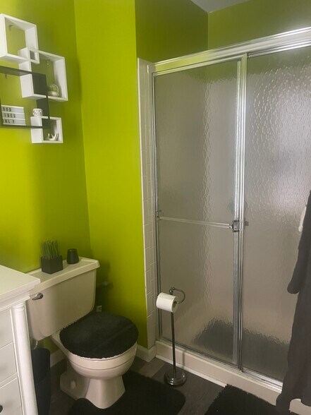 Building Photo - 454 Saint Giles Ct