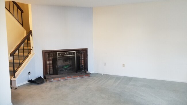 Building Photo - 212 Crosswoods Rd