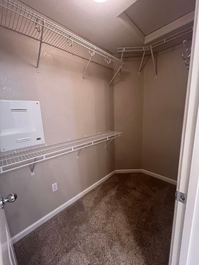 Building Photo - Coppergate Townhome