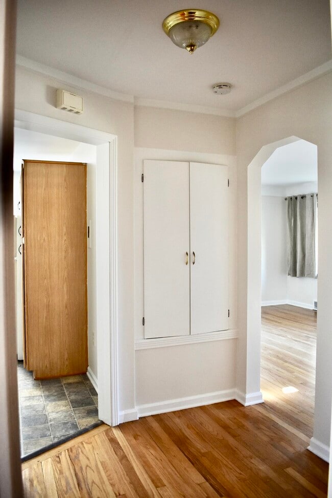 Building Photo - 9924 Woodring St