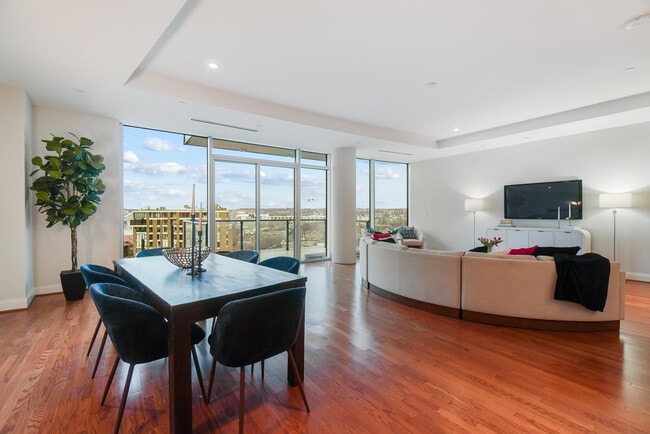 Building Photo - 1 Roebling Wy