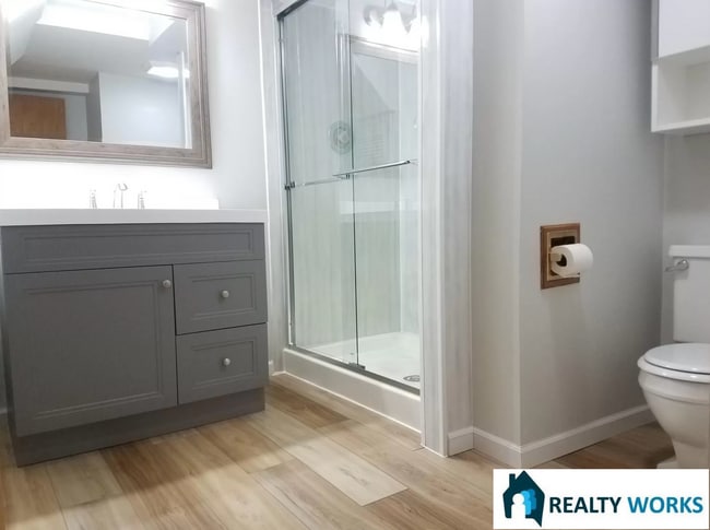Building Photo - Lovely 4 Bed House!