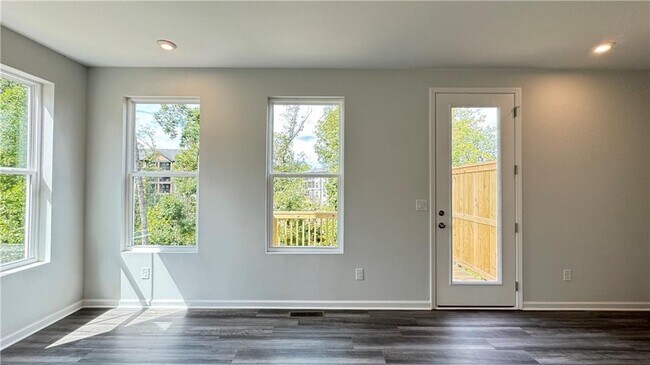 Building Photo - 1479 Creekside Cir NW