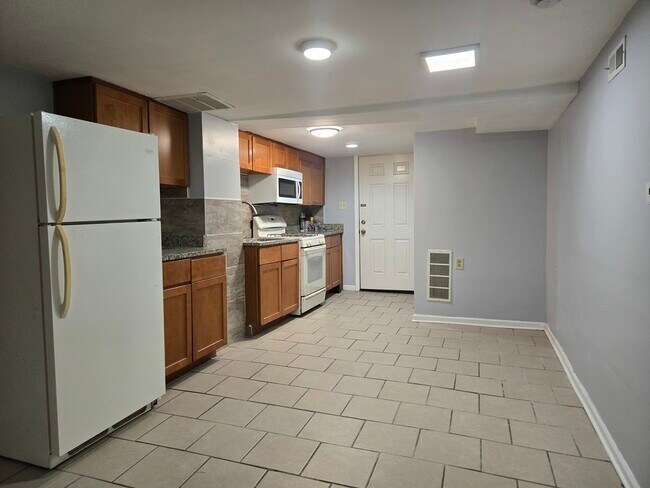 Building Photo - 5508 W Congress Pky