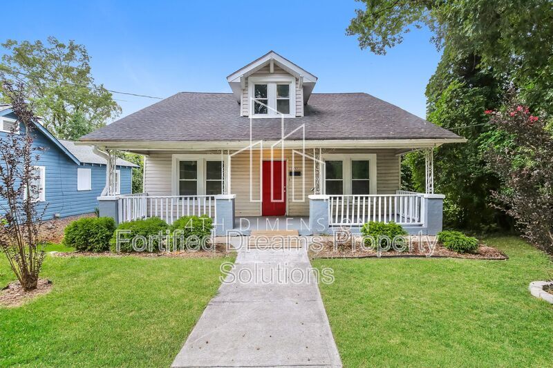 Primary Photo - 1652 N Cherry St