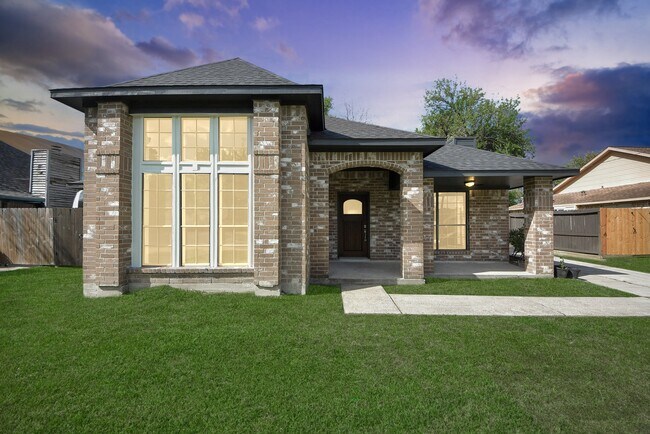 Building Photo - 1114 N Nottingham