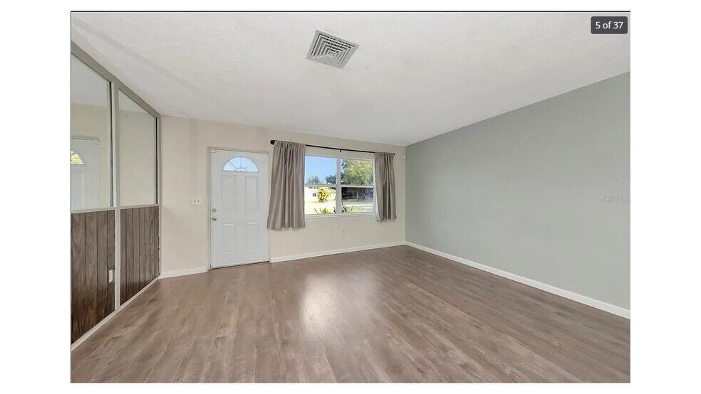 Building Photo - 6412 47th Ave E