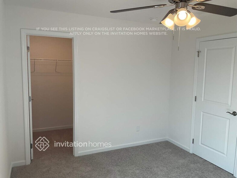 Building Photo - 3800 Lantern Ln