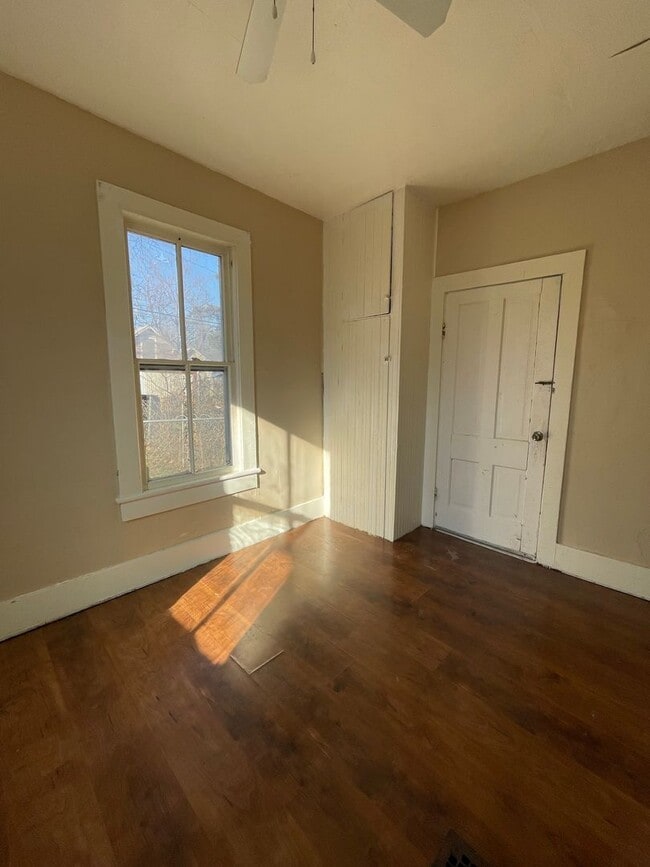 Building Photo - 1113 Constitution St