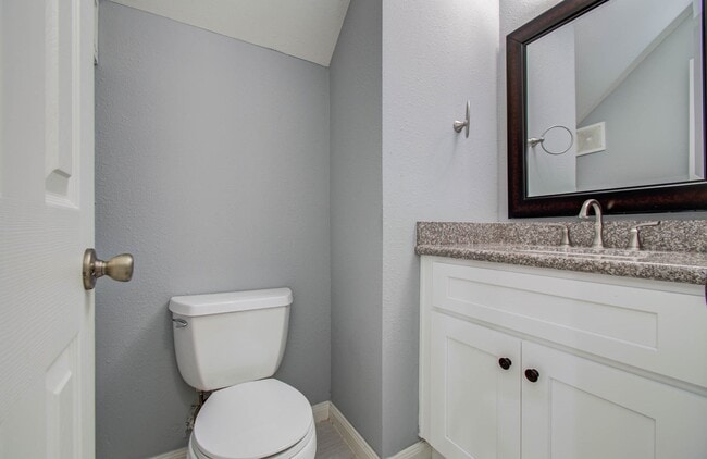 Building Photo - 402 Bendwood Dr